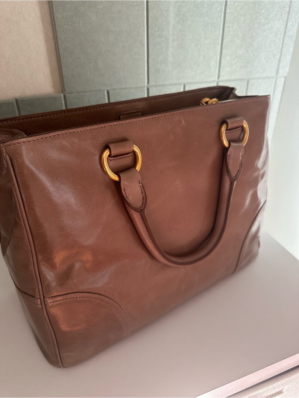 Prada taupe leather tote with gold hardware - Picture 2 of 7
